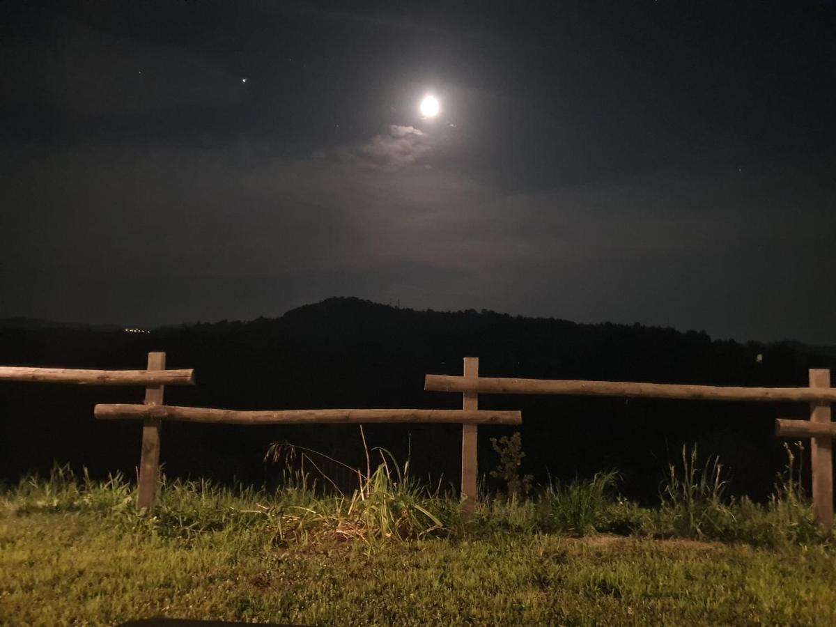 Cascina Brichat Alta Langa Serravalle delle Langhe Екстериор снимка