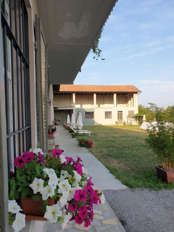 Cascina Brichat Alta Langa Serravalle delle Langhe Екстериор снимка